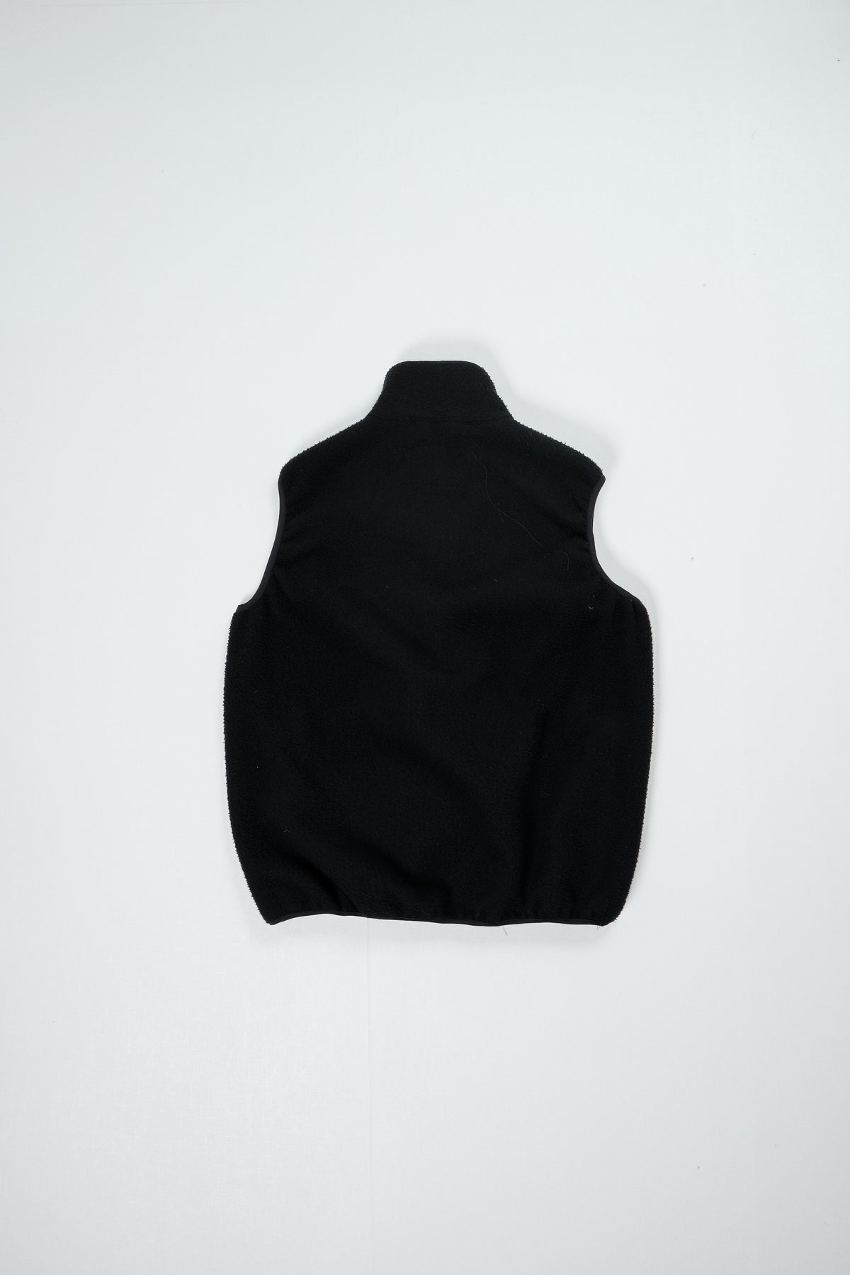 CF.22.05.04.01 FLEECE VEST pilled wool fleece black