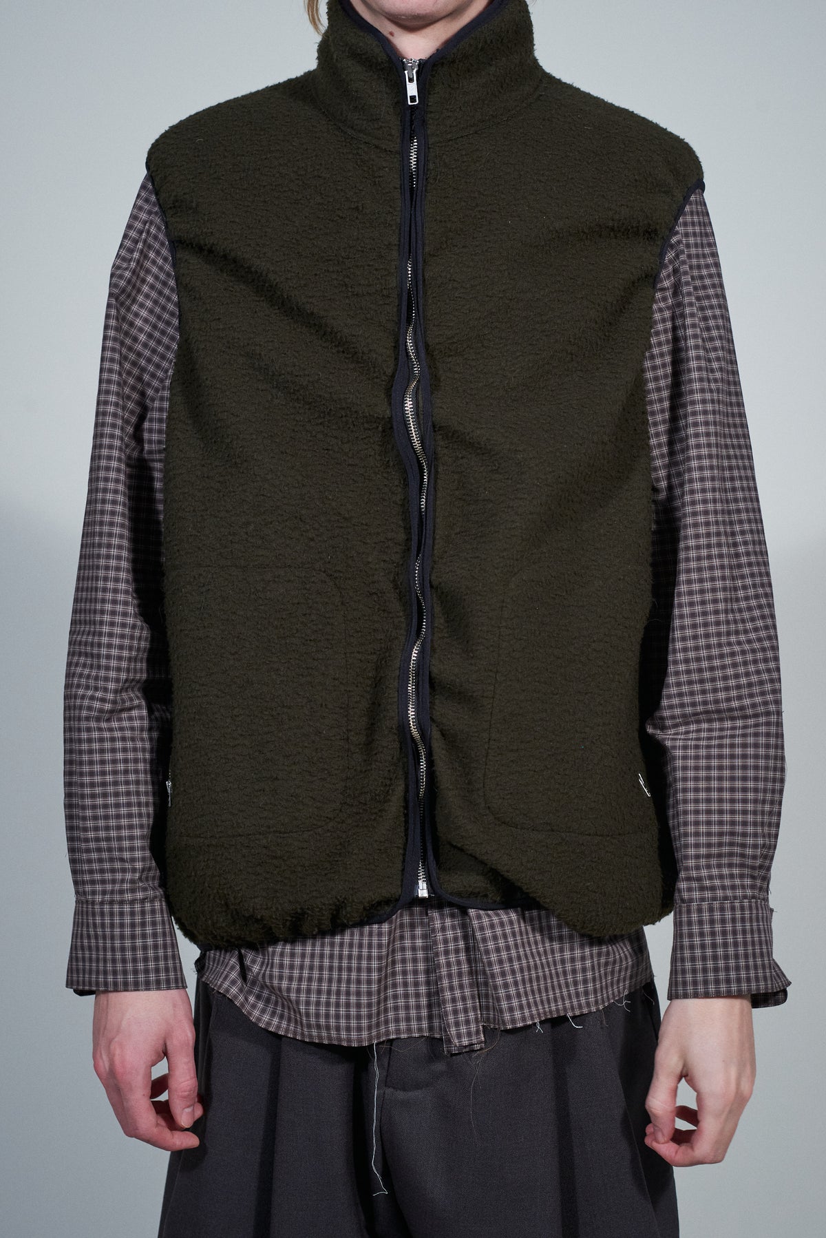 CF.22.05.04.02 FLEECE VEST pilled wool fleece green