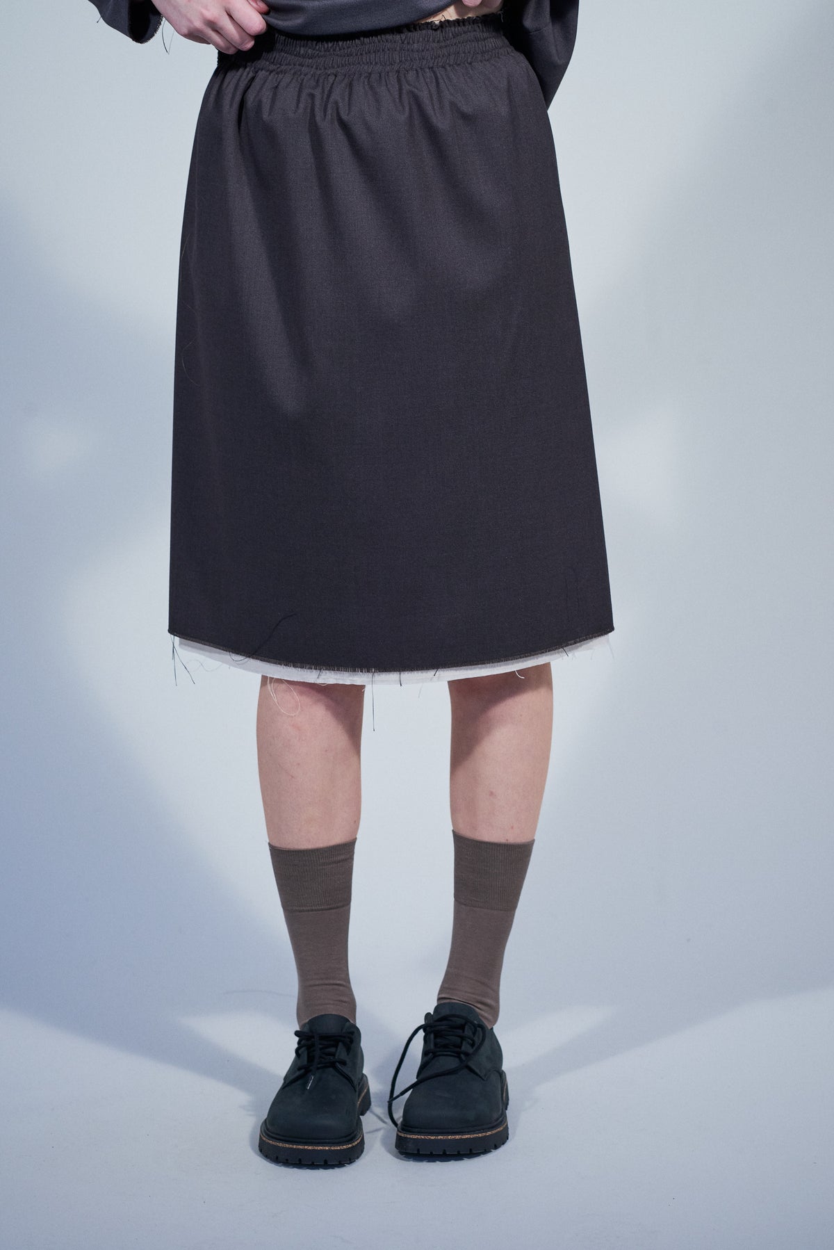 CF.22.07.01.01 GRANDMA SKIRT plain weave wool mud brown