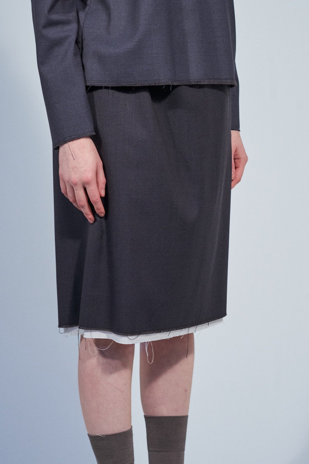CF.22.07.01.01 GRANDMA SKIRT plain weave wool mud brown