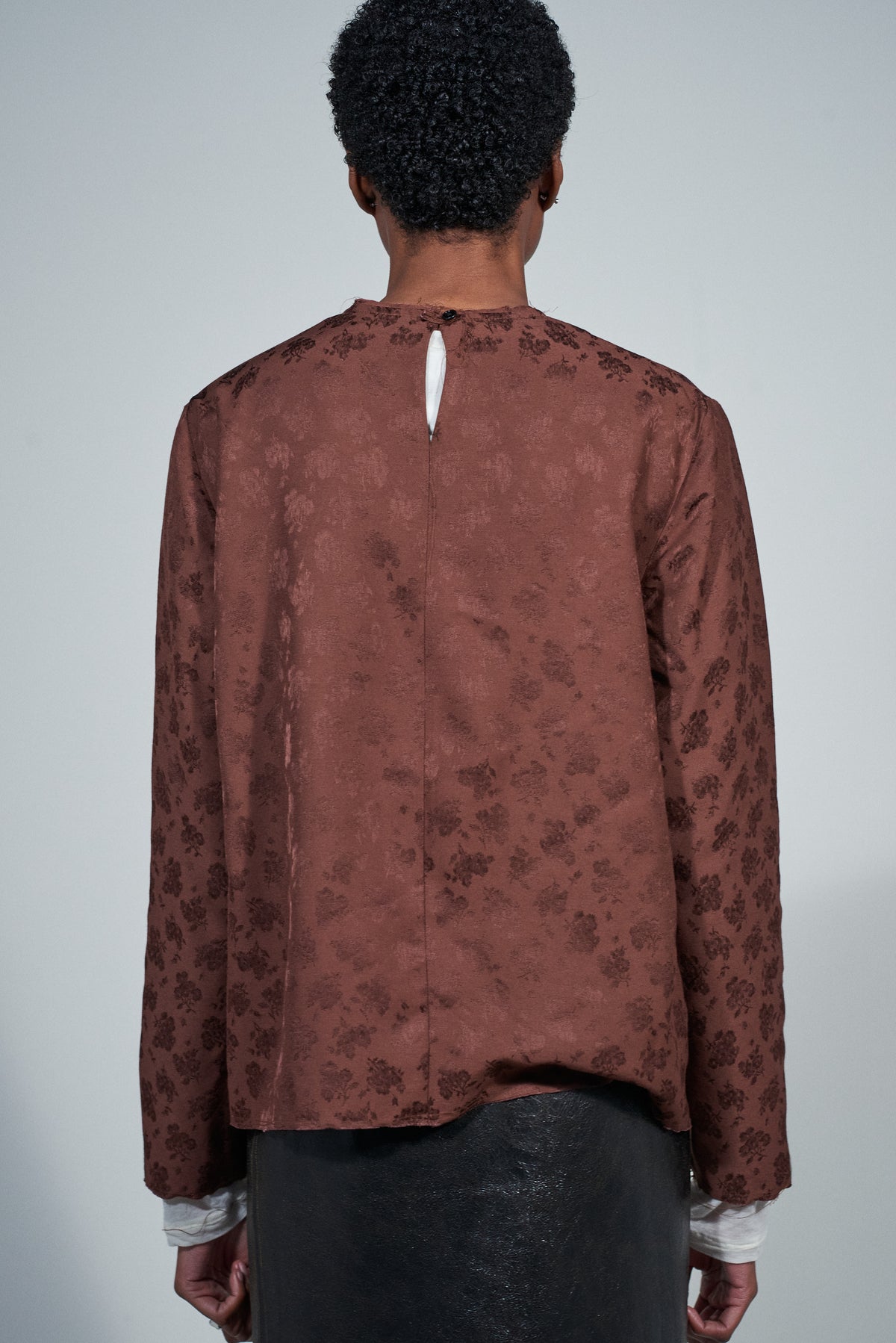 CF.22.05.02.03 NORMAL TOP LS viscose jacquard brown flower