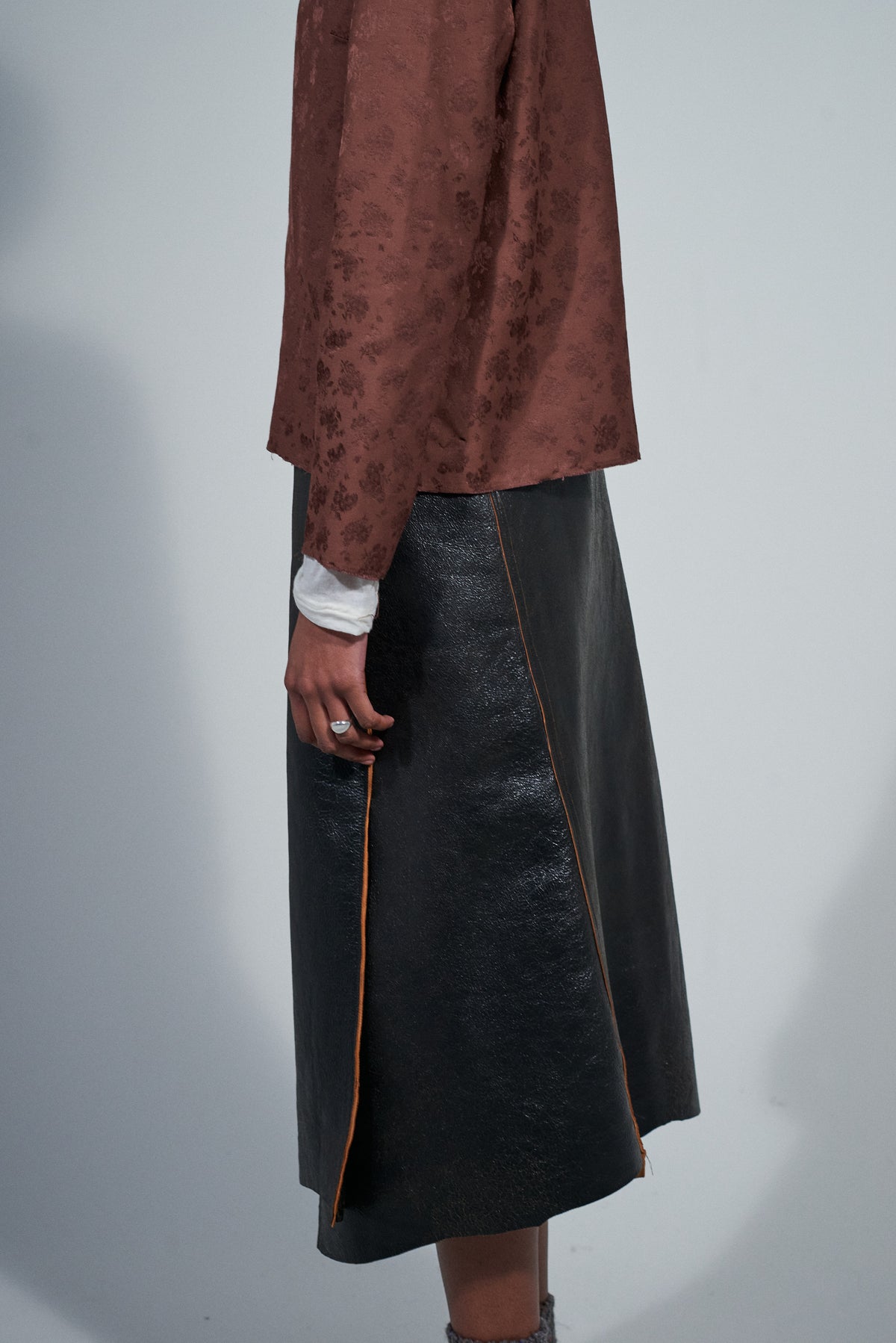 CF.22.16.05.01 WRAP SKIRT crack leather black