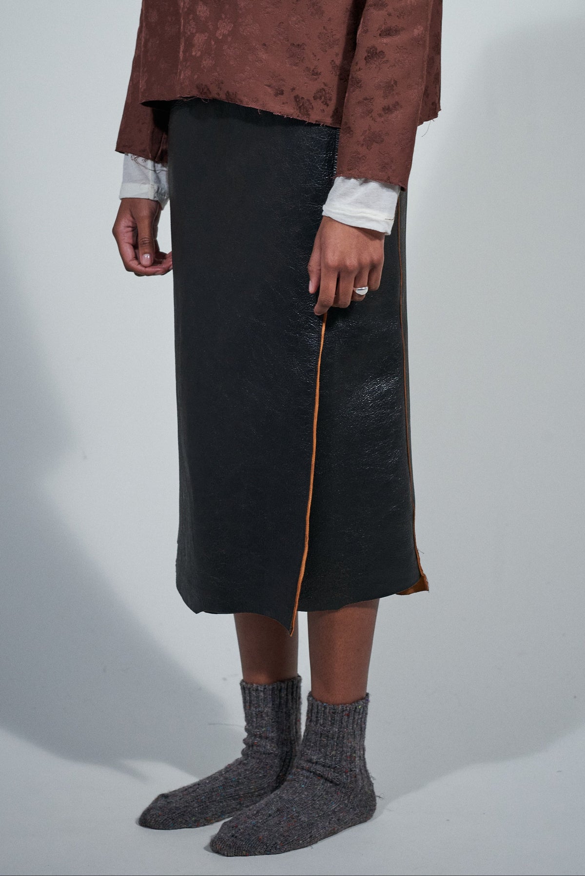 CF.22.16.05.01 WRAP SKIRT crack leather black