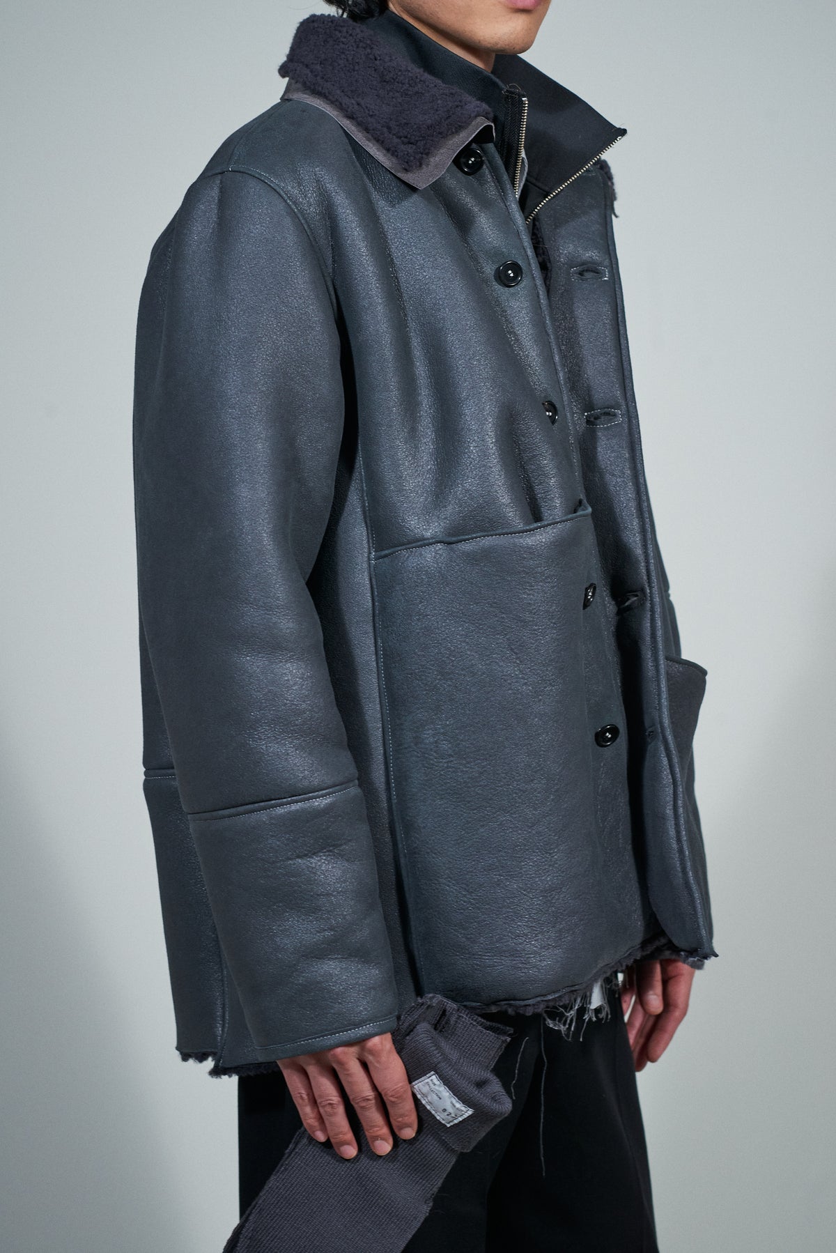 CF.22.16.04.01 SHEARLING COAT shearling grey