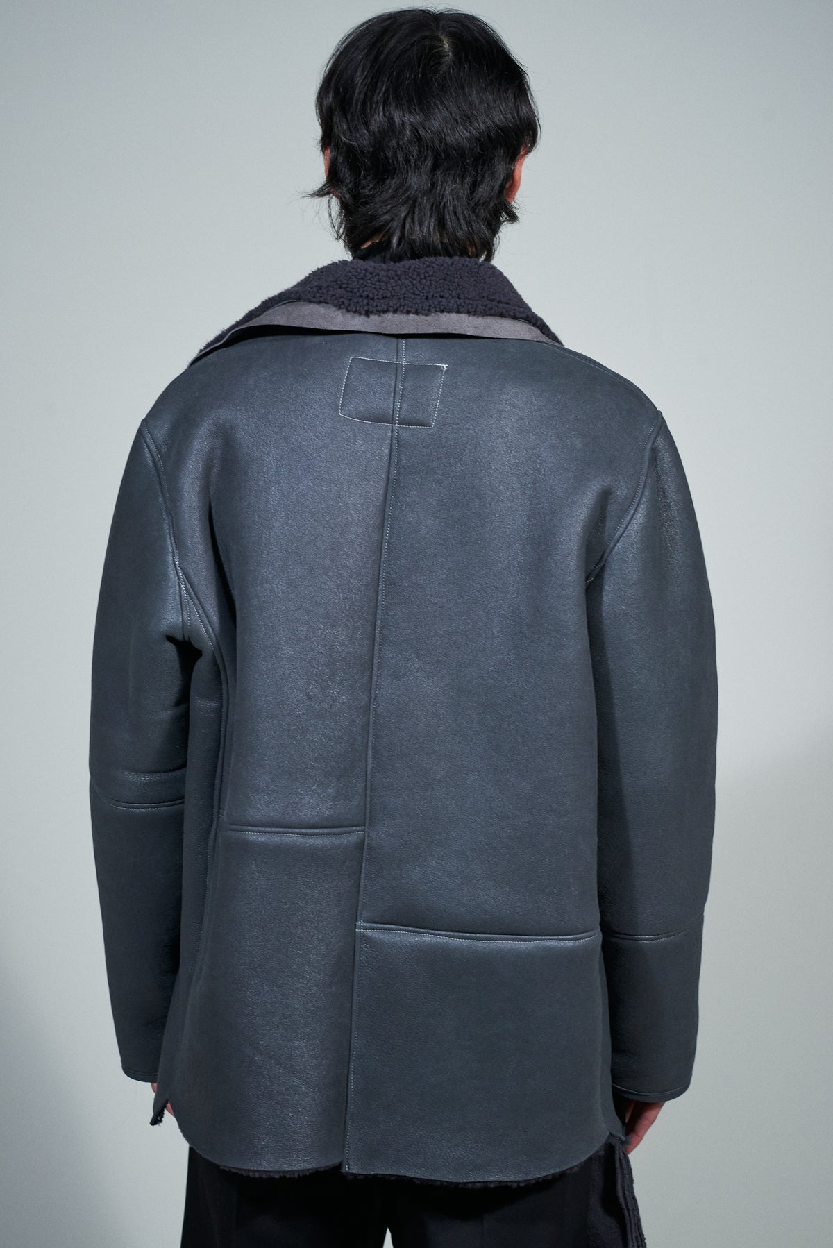 CF.22.16.04.01 SHEARLING COAT shearling grey