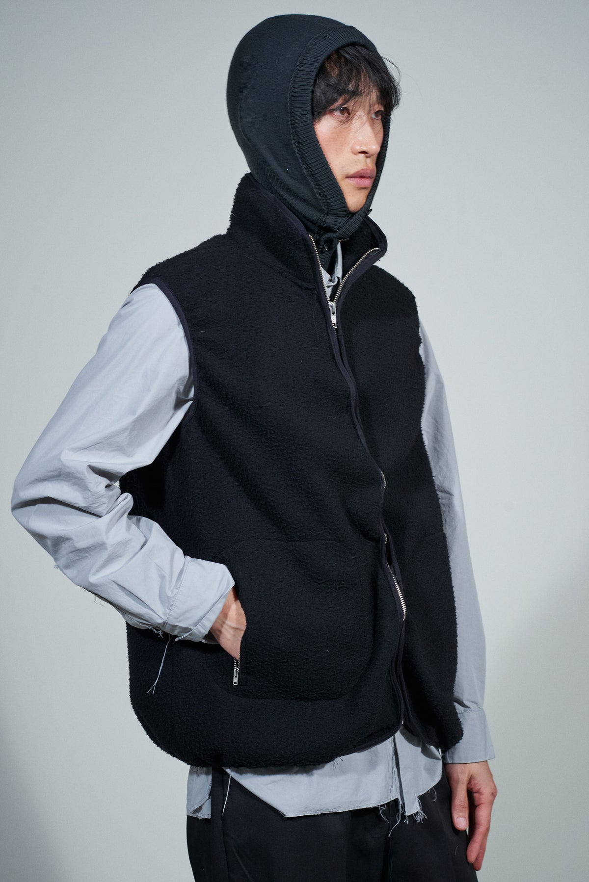 CF.22.05.04.01 FLEECE VEST pilled wool fleece black