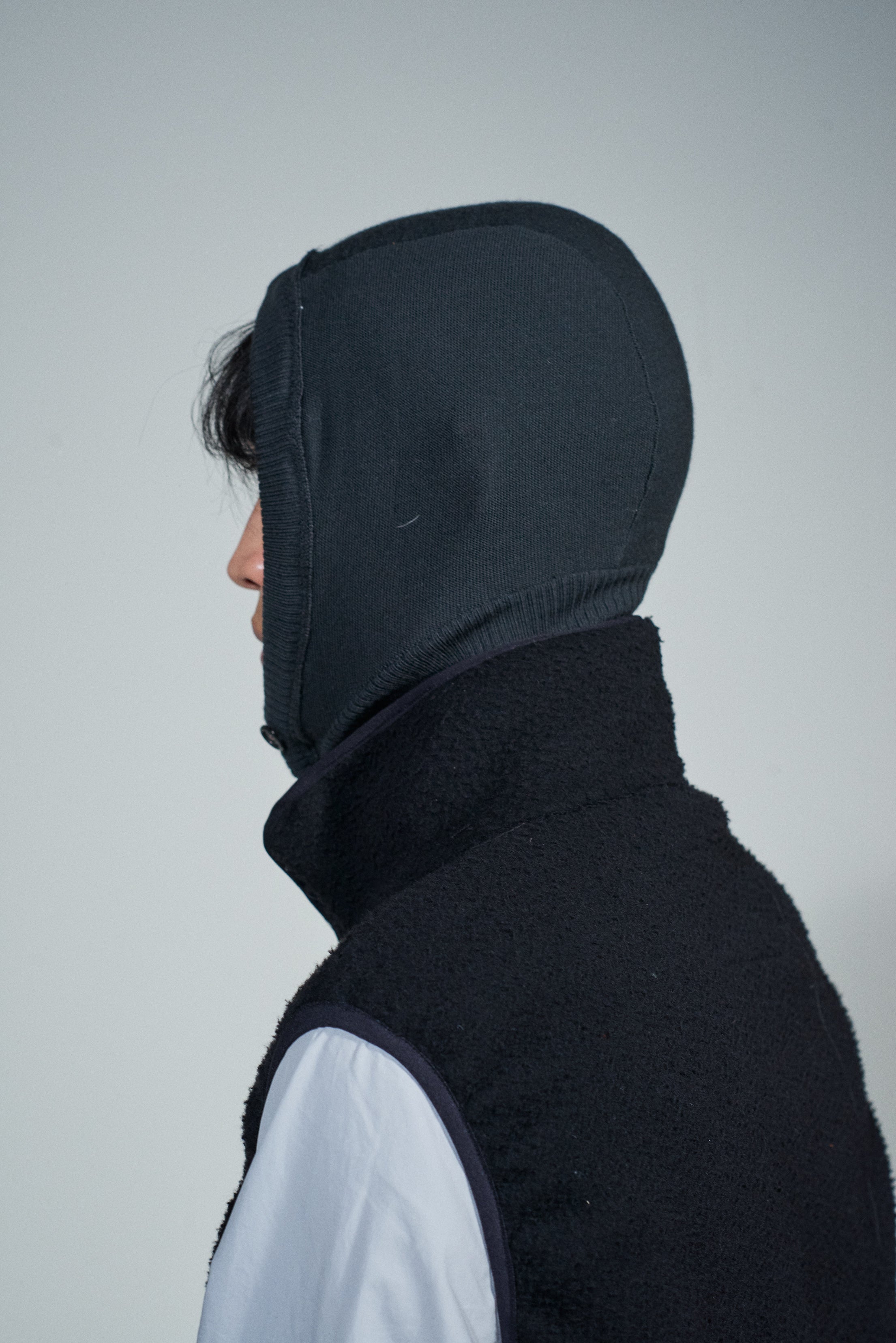 CF.22.05.04.01 FLEECE VEST pilled wool fleece black