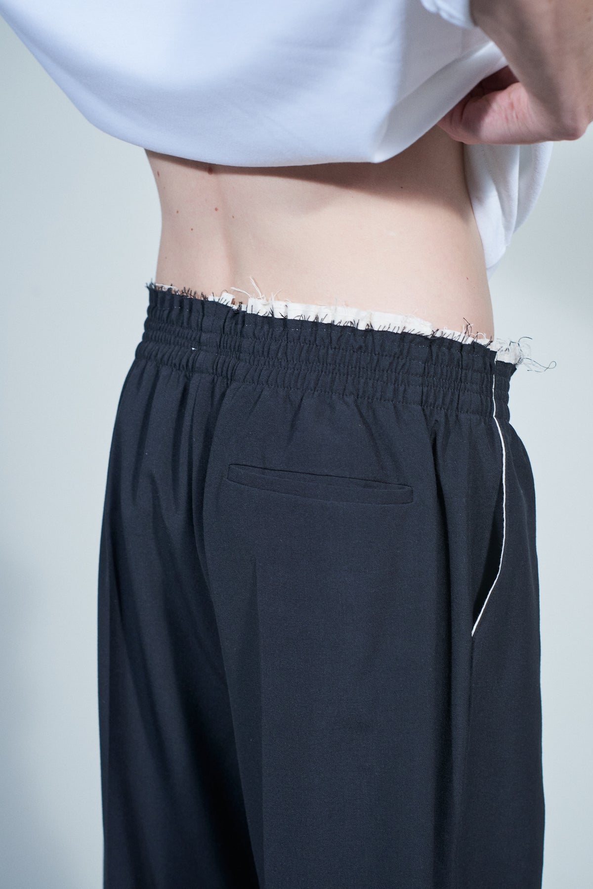 CF.22.18.03.01 FOLDED FAMILY PANTS wool/poly black