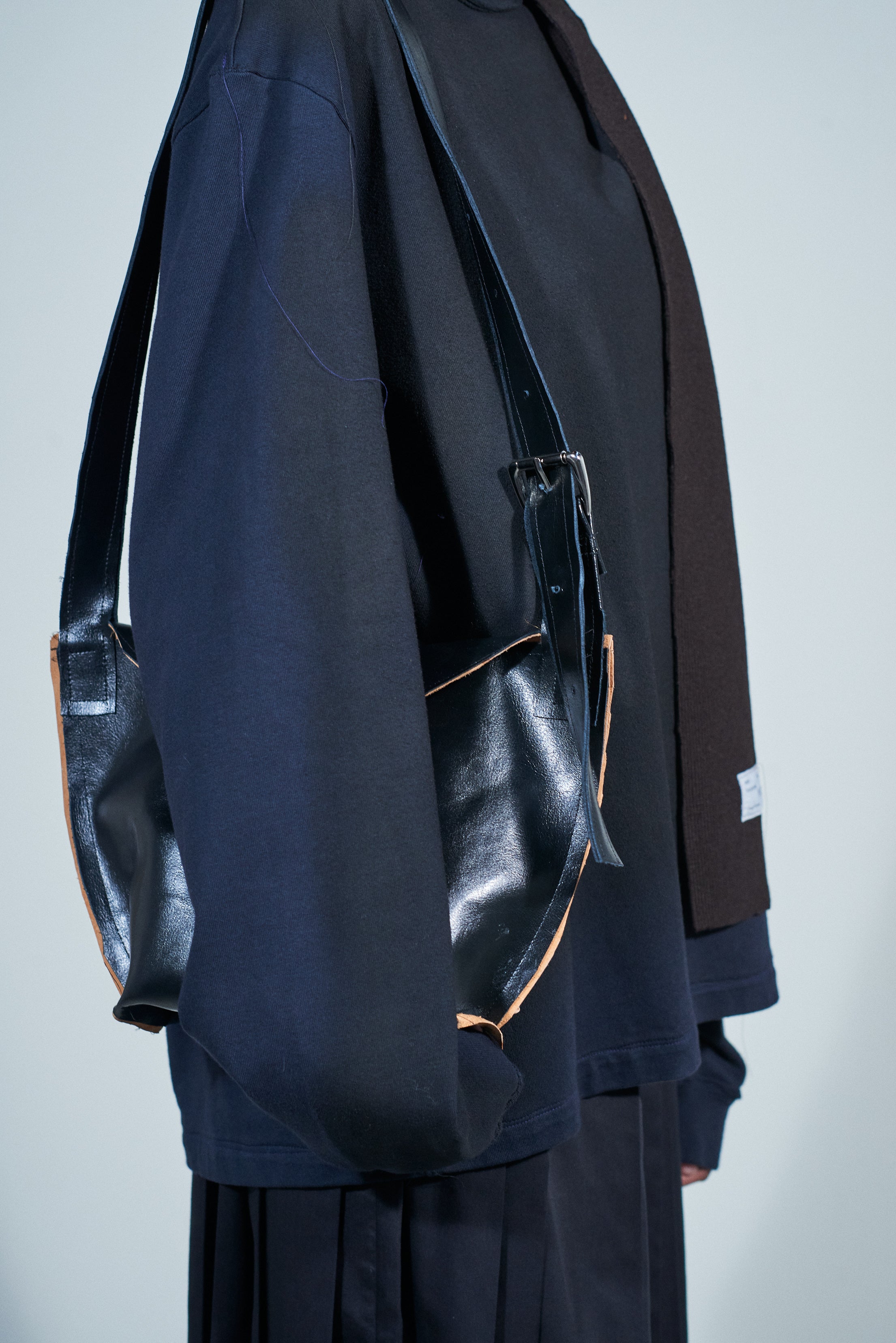 CF.22.14.03.02 PUFF BAG SMALL leather black