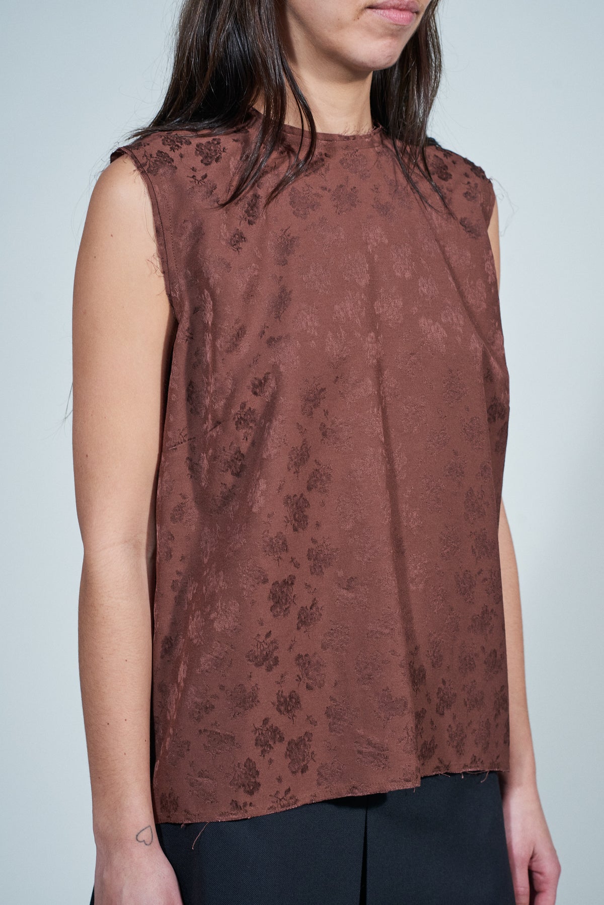 CF.22.05.01.03 NORMAL TOP viscose jacquard brown flower