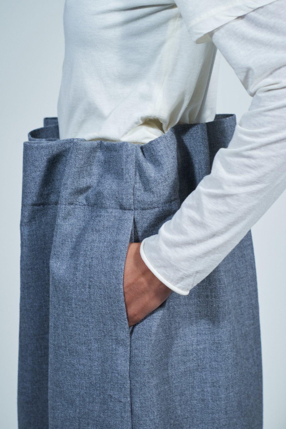 CF.22.07.05.01 CURTAIN SKIRT big weave wool grey