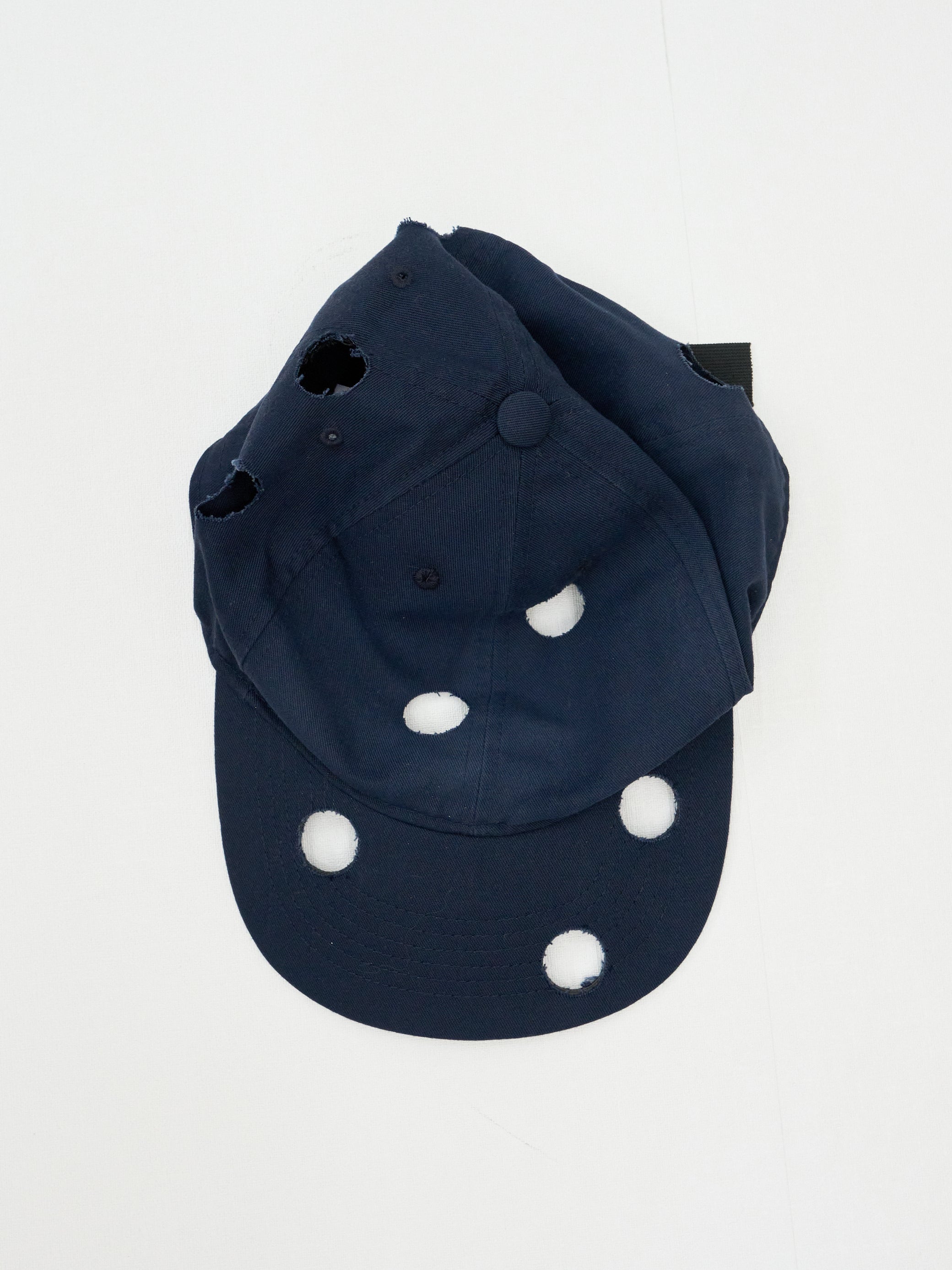 CF.21 RESEARCH HOLES CAP navy