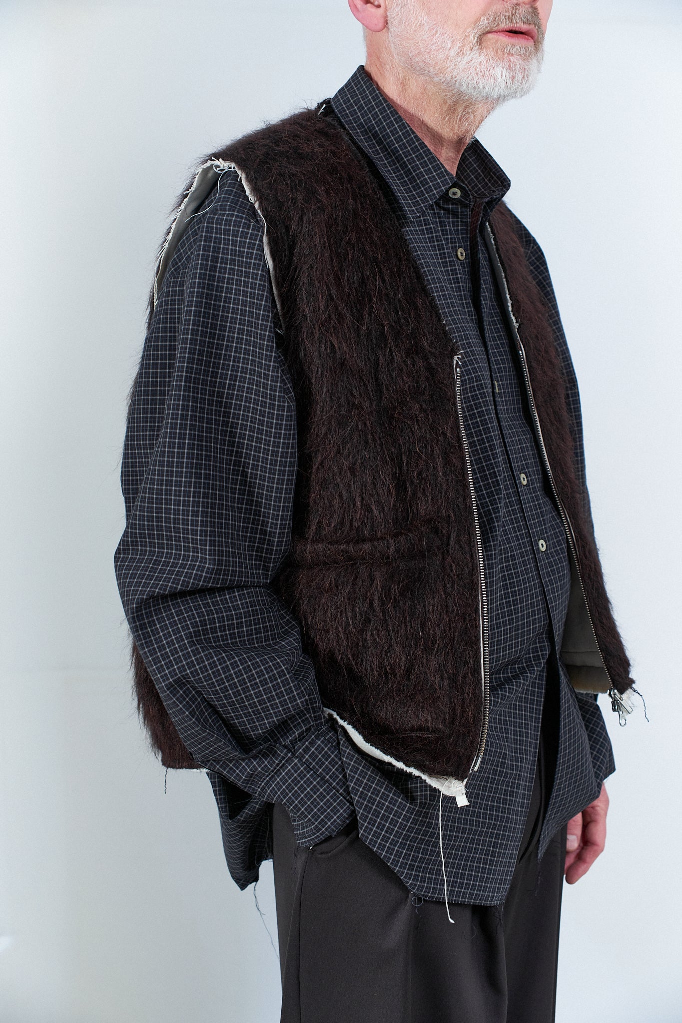 CF.20.05.02.02 ZIP VEST brown