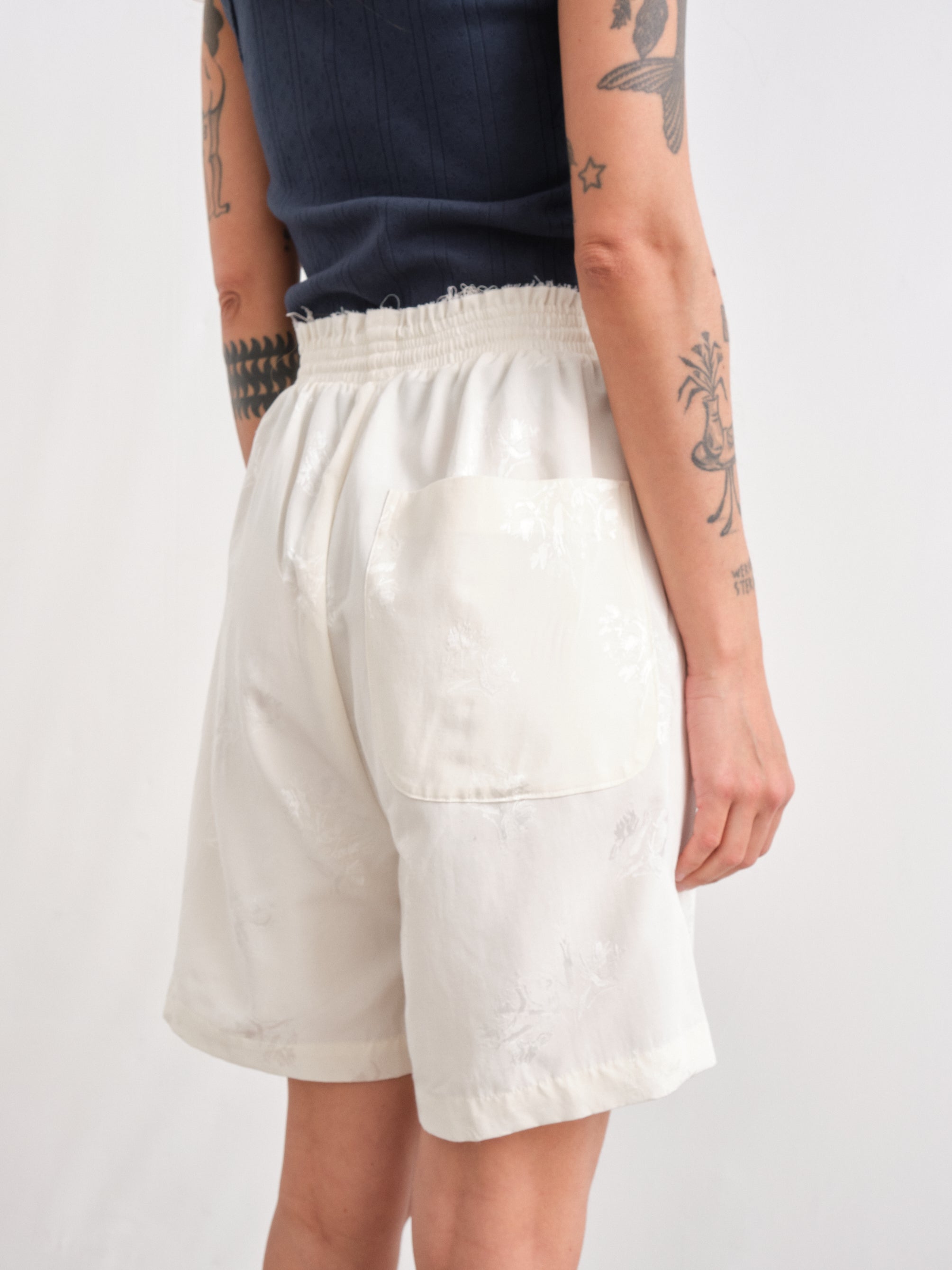 CF. EXCLUSIVES KNEE SHORTS flower jacquard