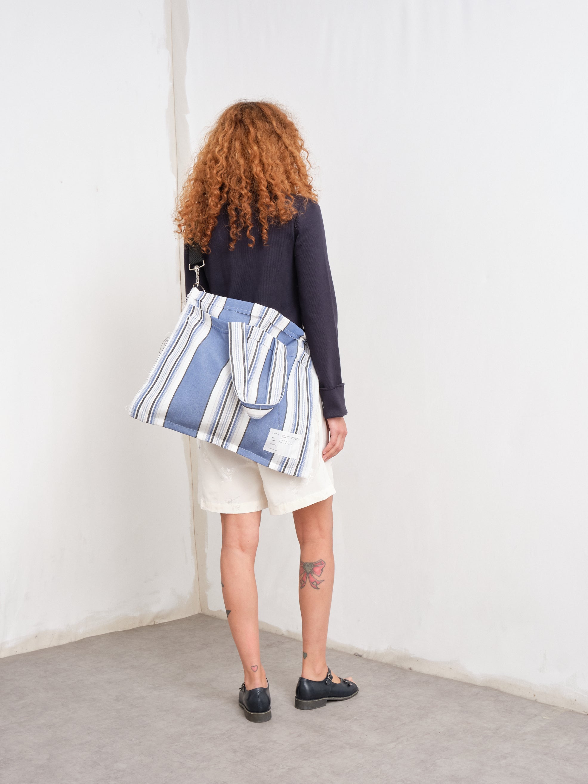 CF. EXCLUSIVE SHOPPER blue/white/black