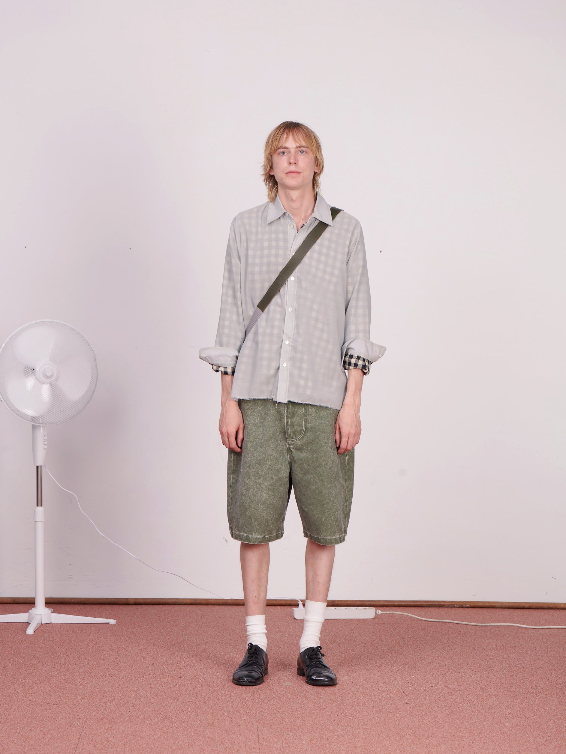 CF.23.15.01.01 WIDE SHORTS coated denim green