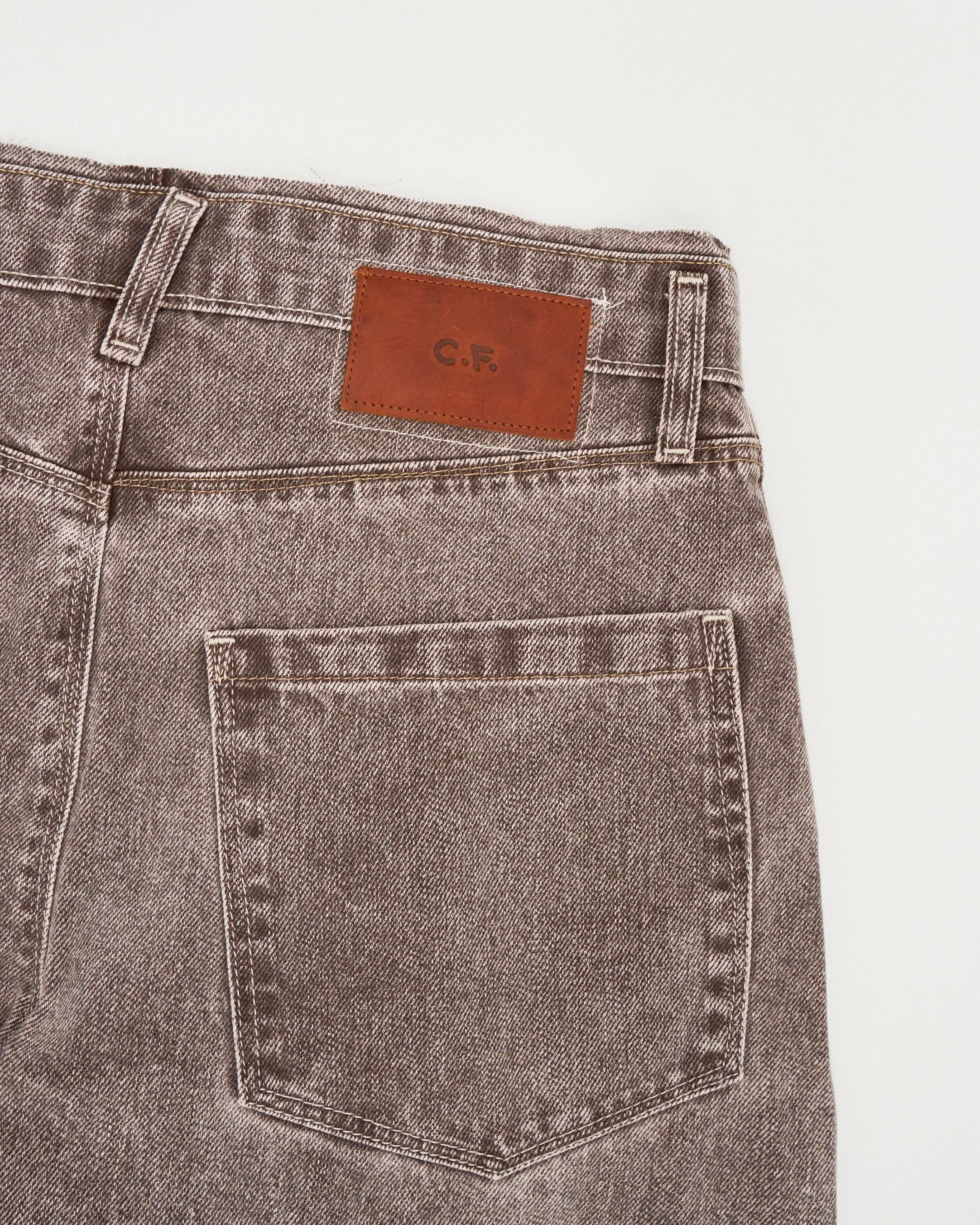 CF. EXCLUSIVE CROPPED WOBBLY JEANS brown