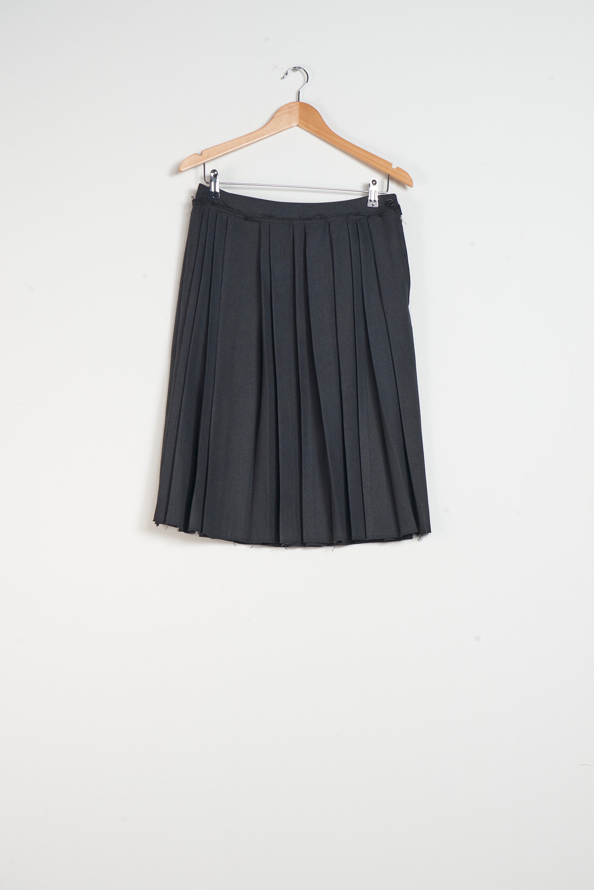 CF.20.07.02.01 PLEAT SKIRT grey