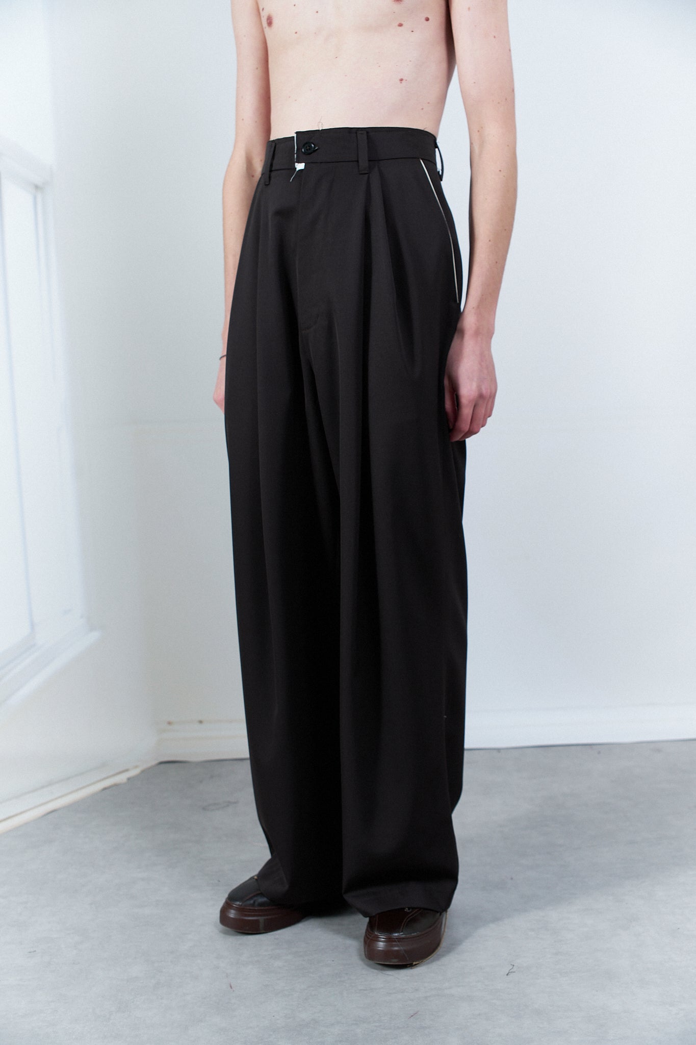 CF.20.06.09.02 SUIT PANTS faded black