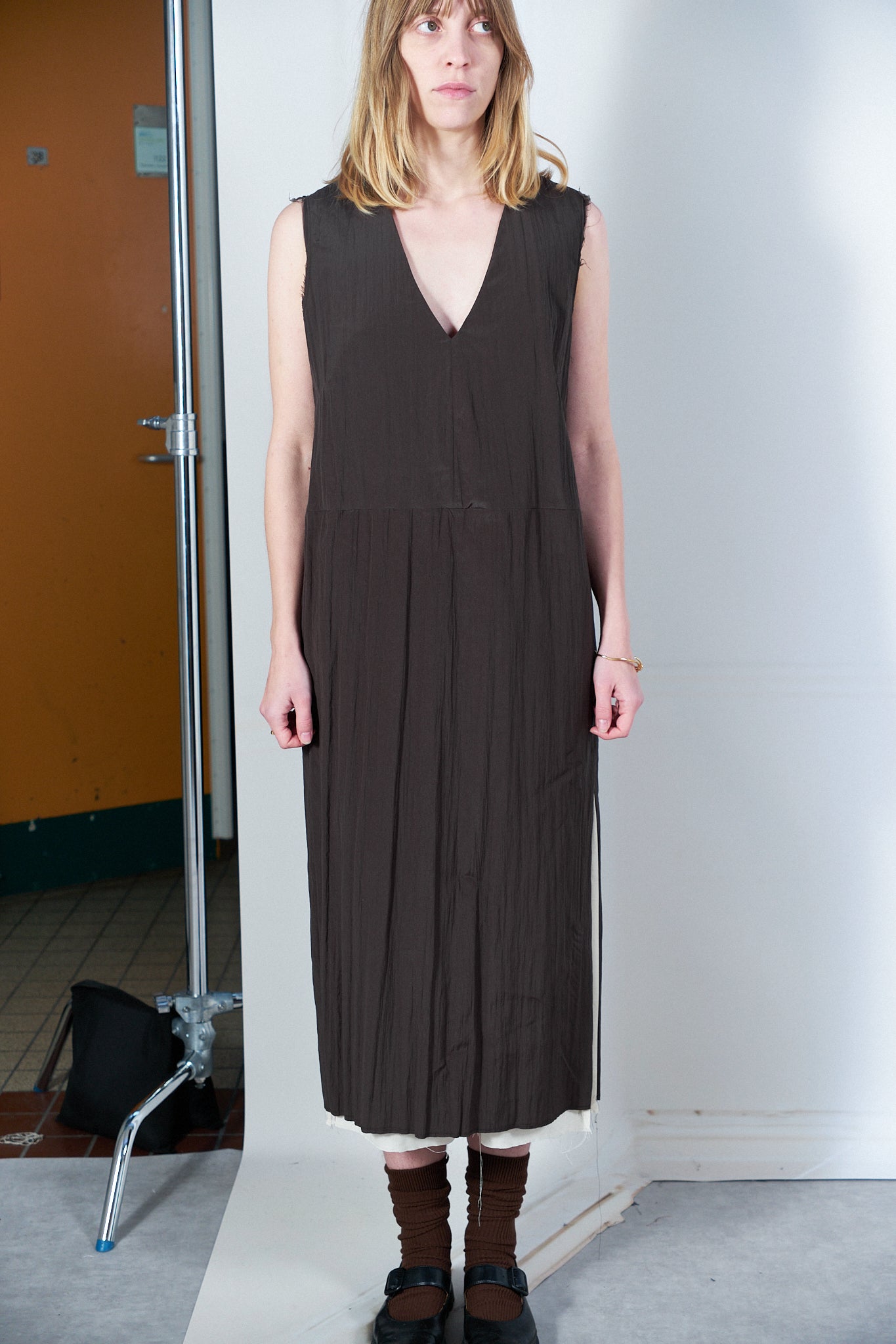 CF.20.08.03.02 V-NECK DRESS brown
