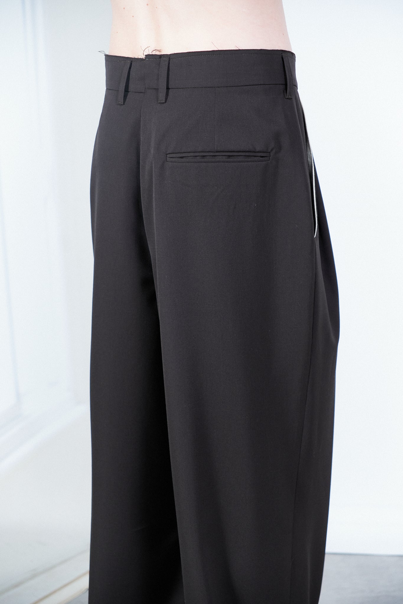 CF.20.06.09.02 SUIT PANTS faded black