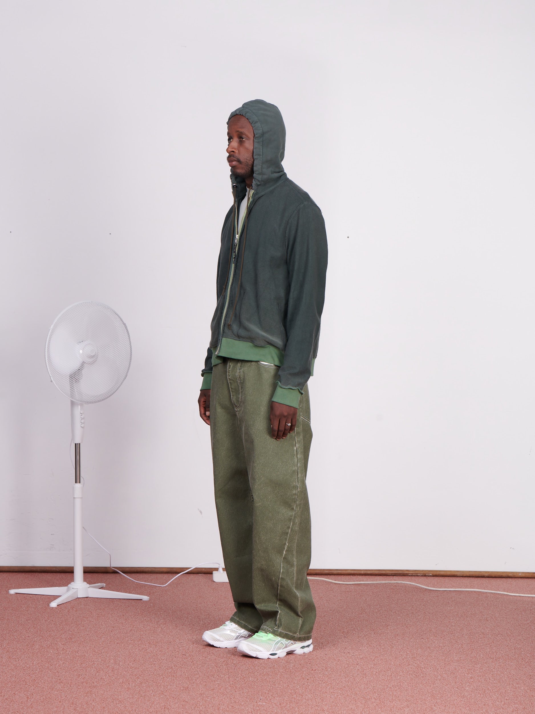 CF.23.15.03.01 WOBBLY JEANS coated denim green