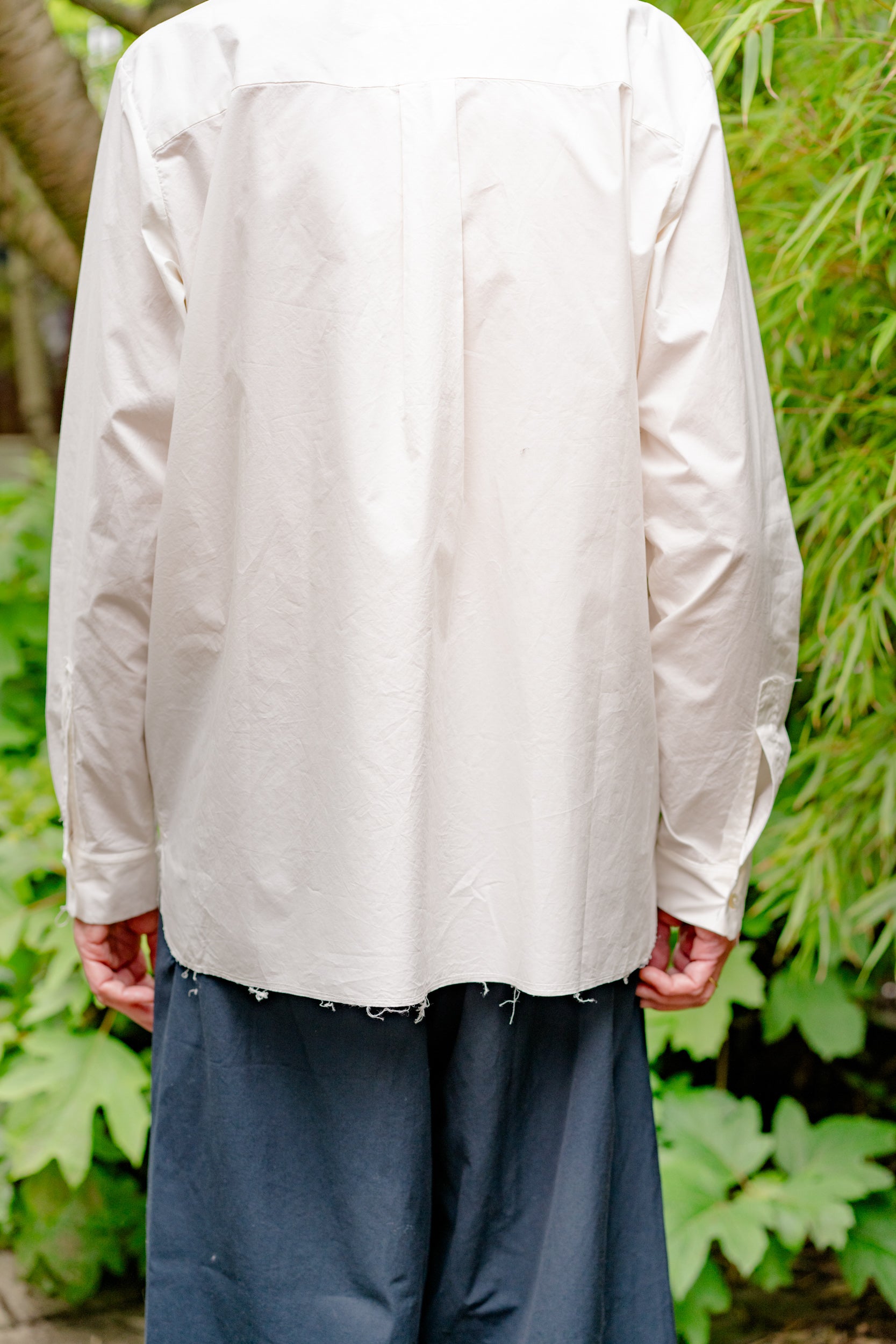 CF.19.04.01.01 BASIC SHIRT off white