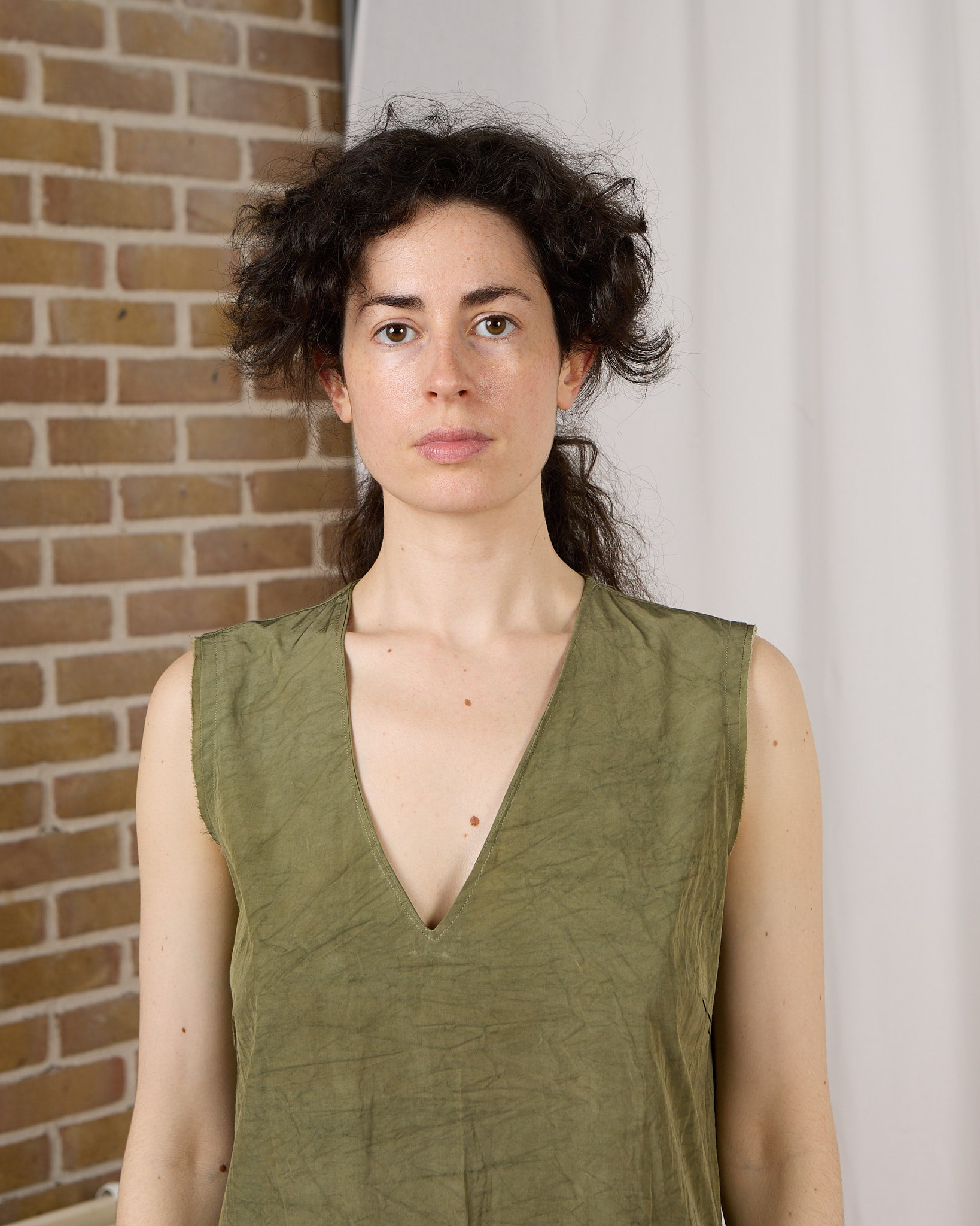 CF.23.08.04.01 V-NECK DRESS viscose green sage