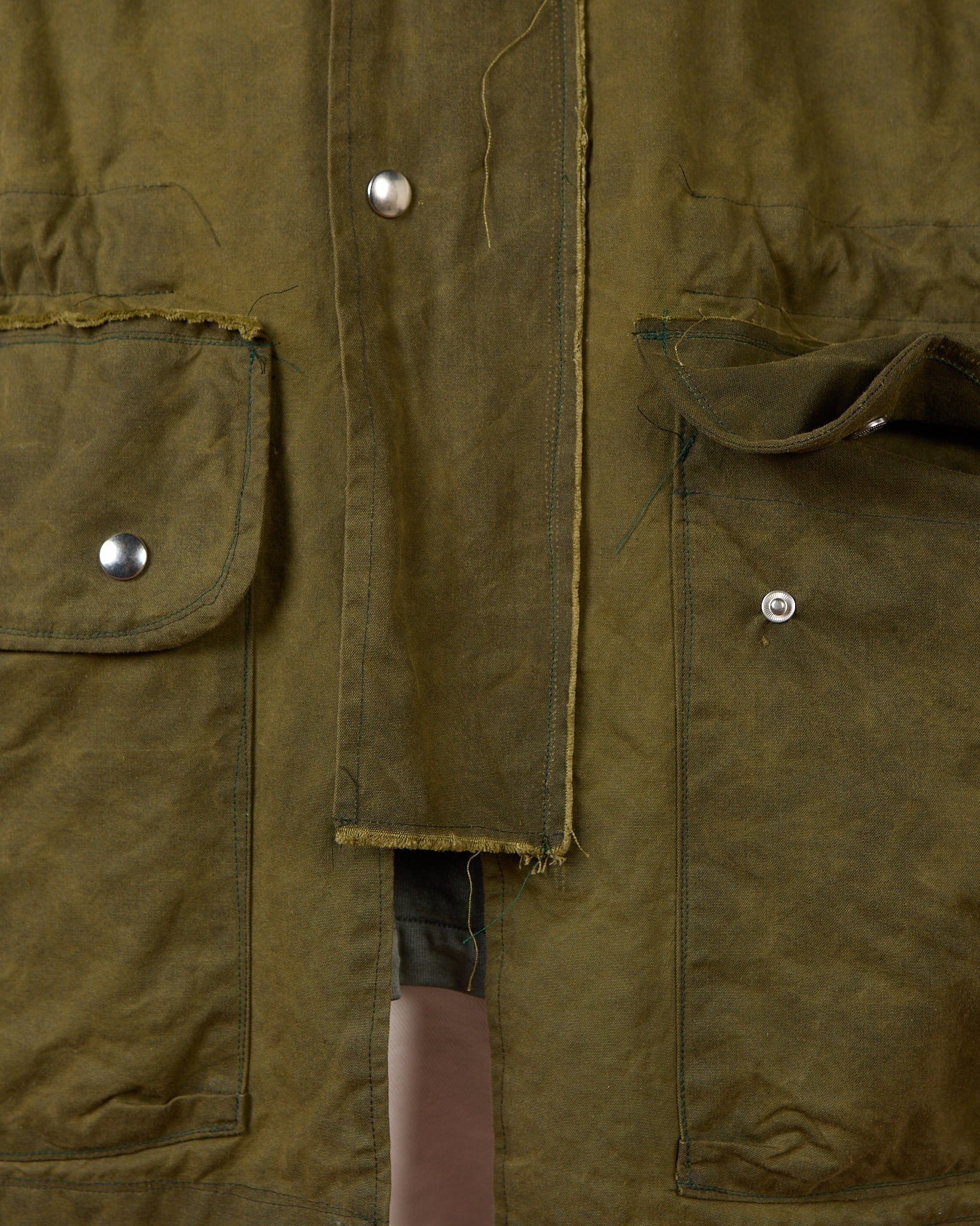 CF.23.10.05.01 OUTDOOR JACKET waxed cotton faded green
