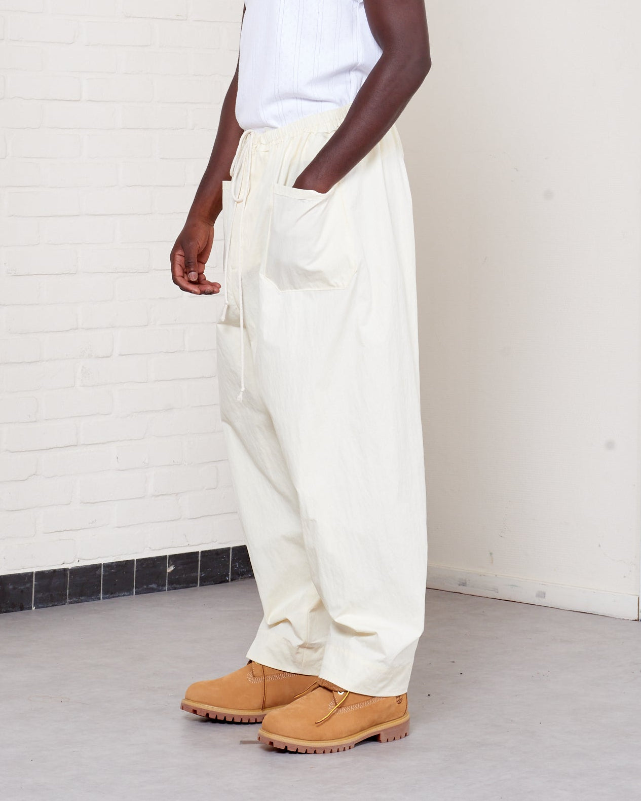 CF.21.06.01.01 SIMPLE PANTS light yellow