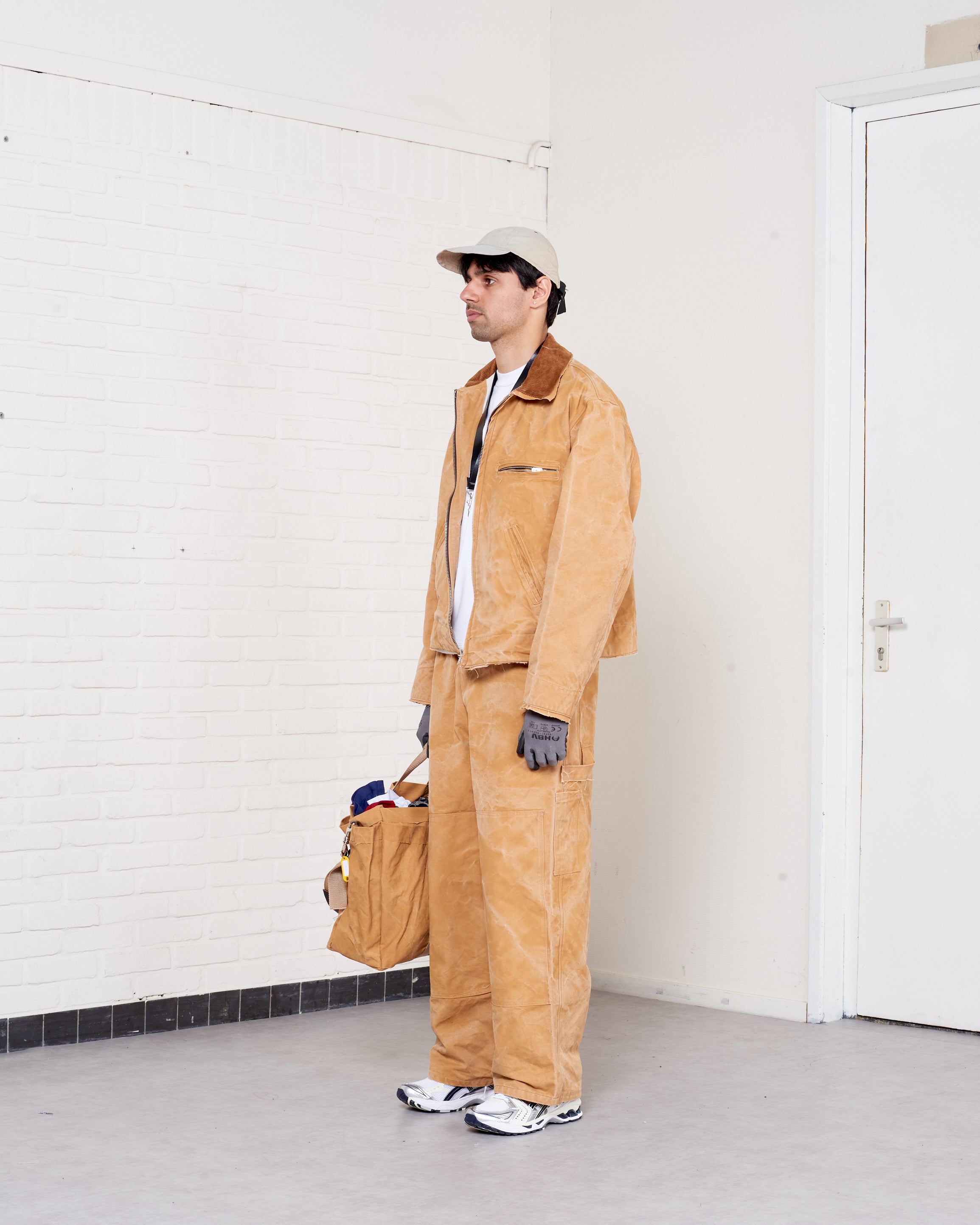 ANCELLM LINENSUEDE DECK PANTS オーバーオール CF.21.06.05.01 TOPLESS OVERALLS sand – Camiel Fortgens