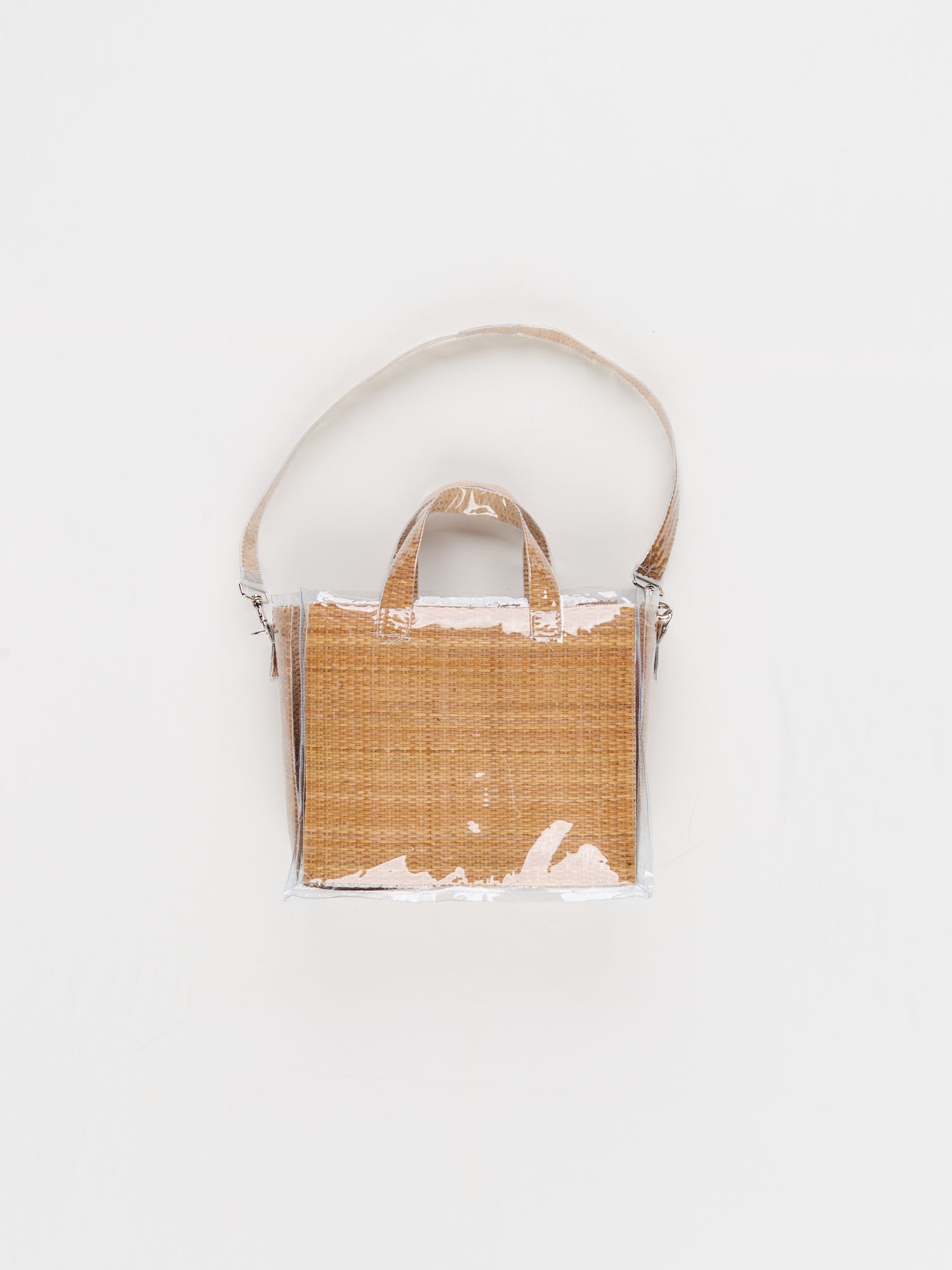 CF.23.17.11 RESEARCH SHOPPER straw + vinyl sand