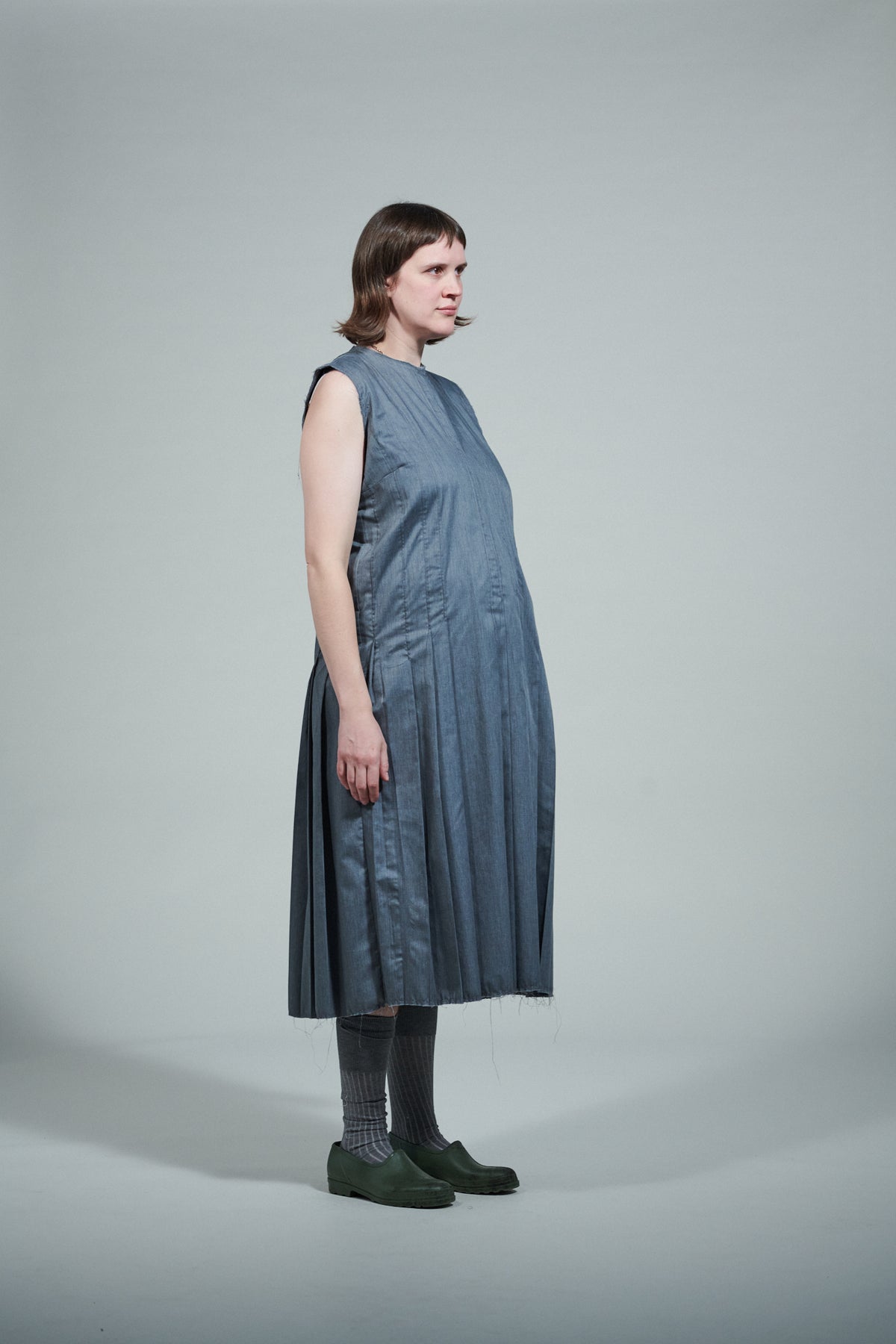 CF.22.08.05.02 PLEAT DRESS poly/cotton grey