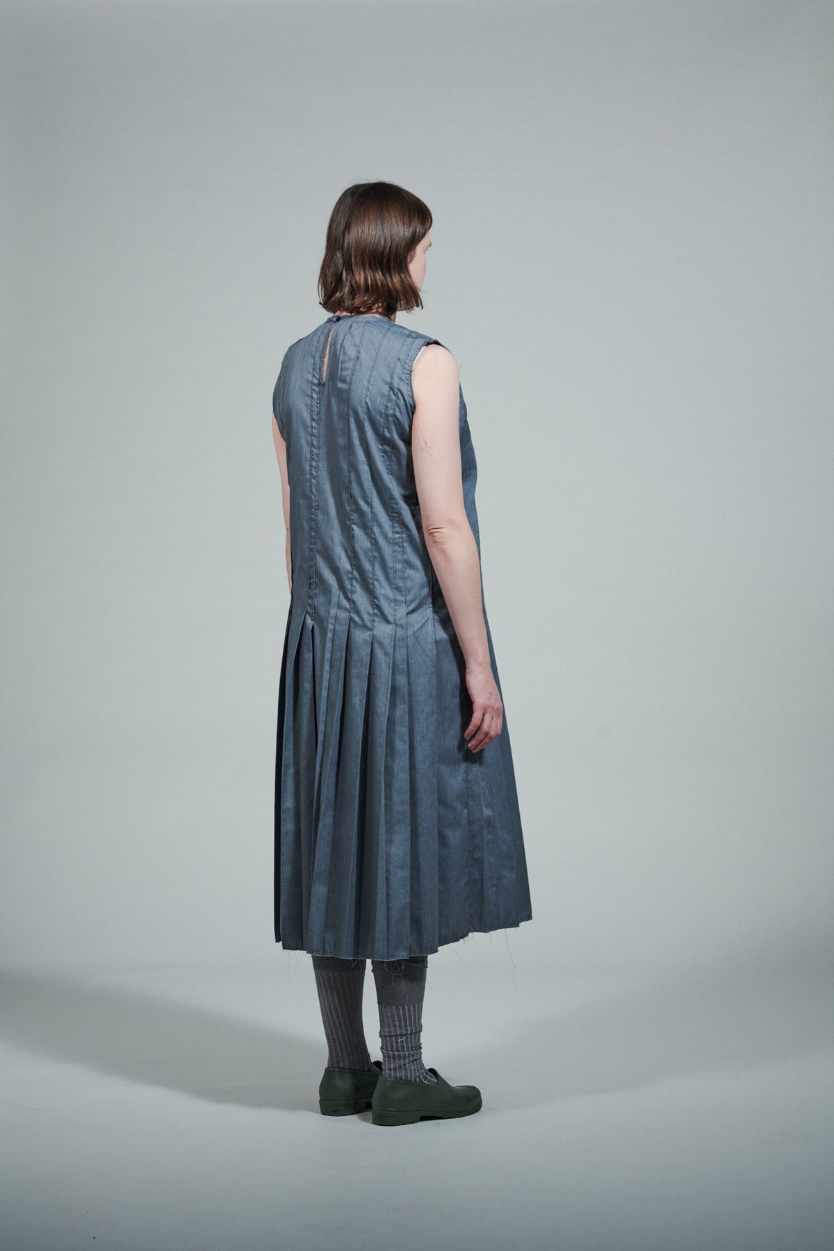 CF.22.08.05.02 PLEAT DRESS poly/cotton grey