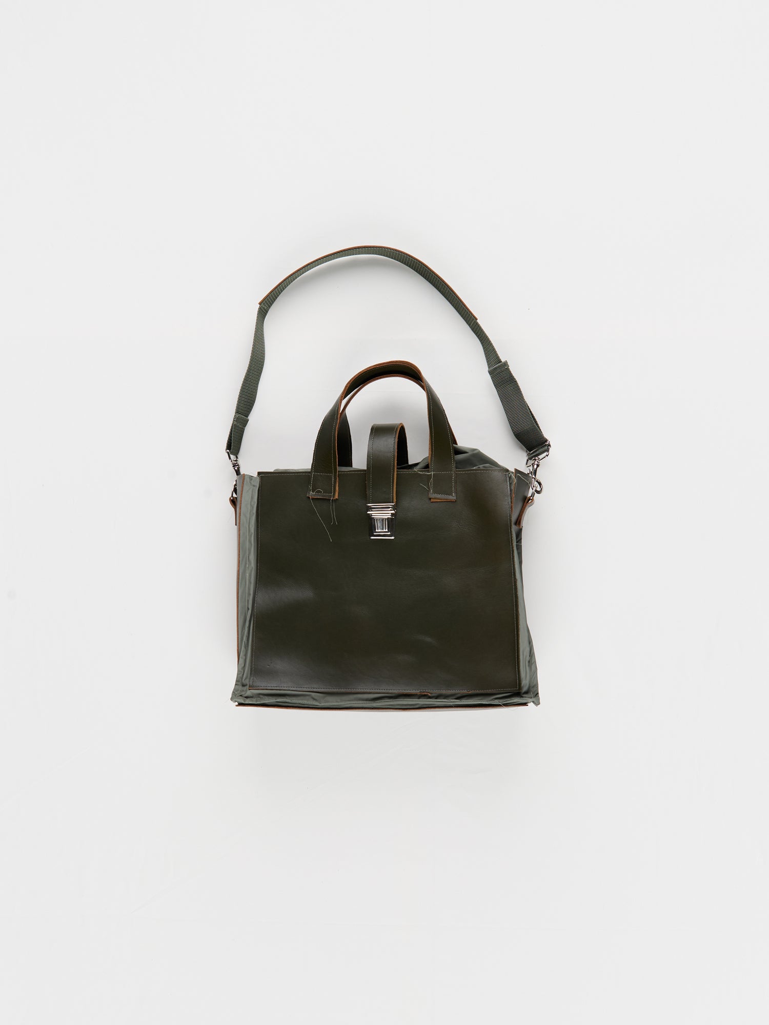 CF.23.14.04.02 PATCH SHOPPPER cow leather + nylon green