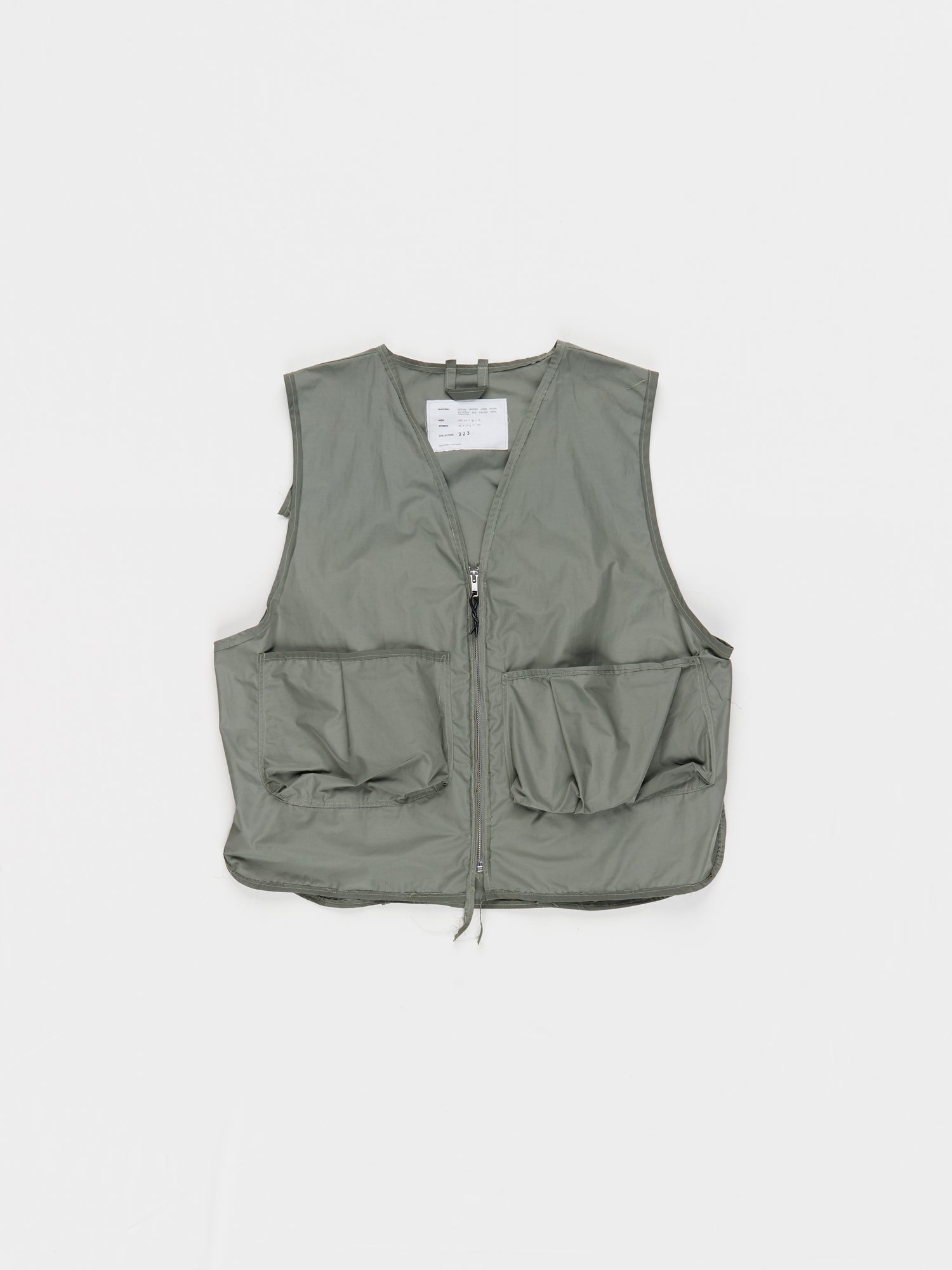 CF.23.05.05.01 PURSE VEST technical dark sage